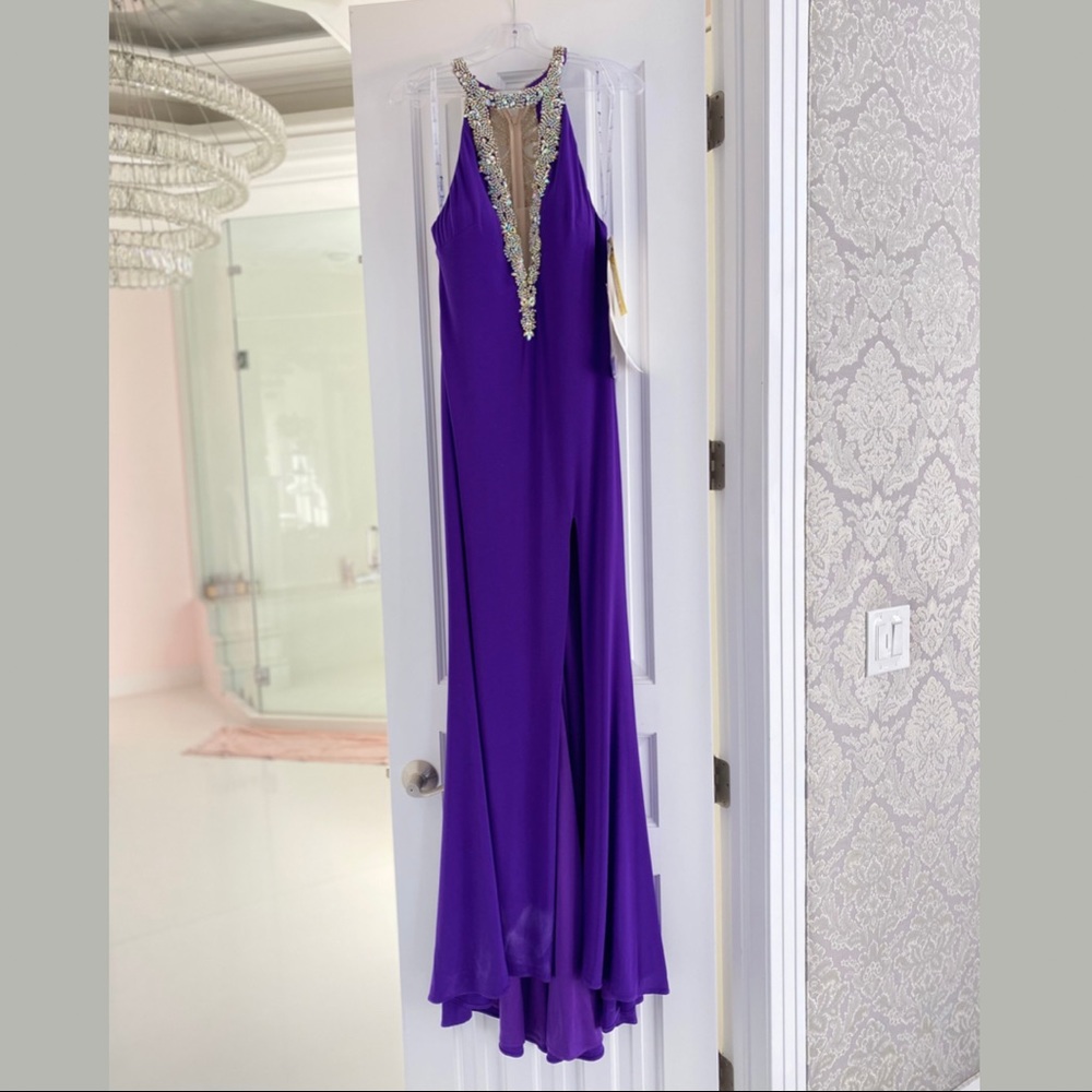 **GORGEOUS Purple Dress, floor-length**